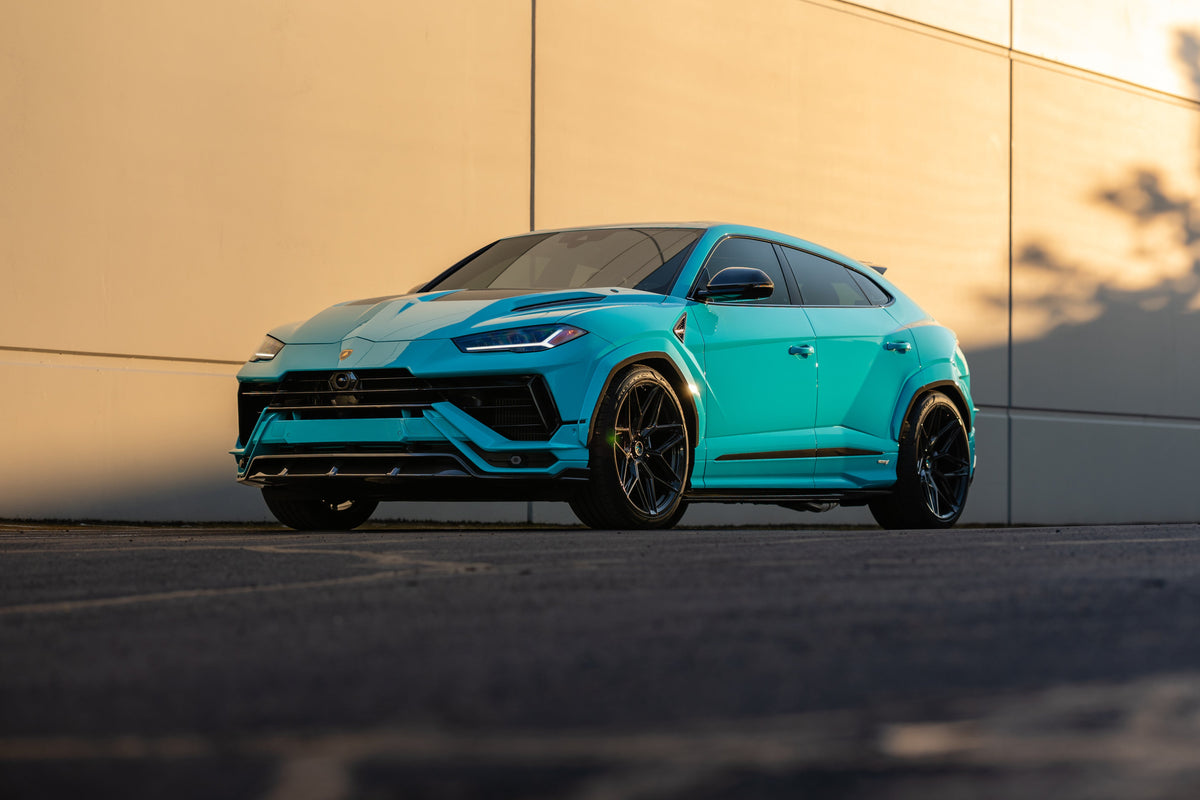 Lamborghini Urus S with Urban carbon Widetrack program
