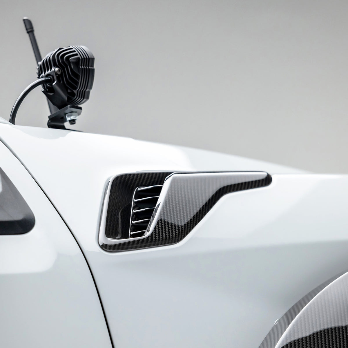 Vorsteiner Fender Side Vents for Ford F-150 Raptor / Raptor R - view 5