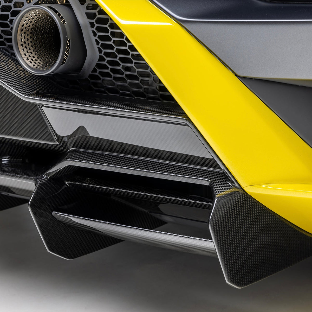 Vorsteiner Rear Diffuser for Lamborghini Huracan STO - view 5