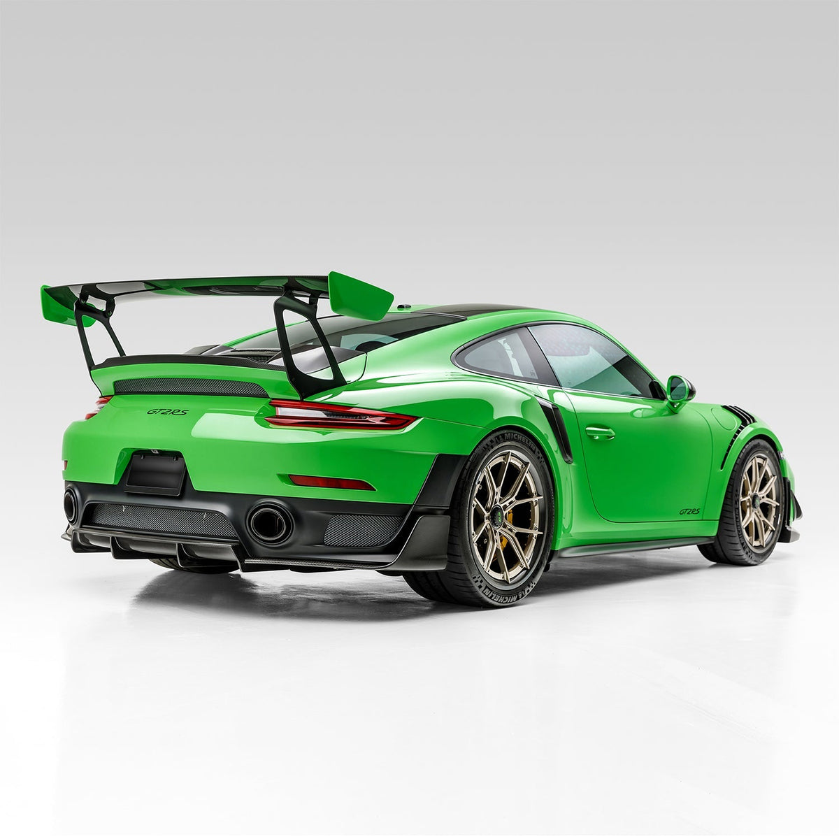 Vorsteiner Rear Diffuser for Porsche 911 GT2 RS - view 3