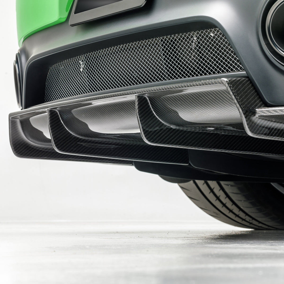 Vorsteiner Rear Diffuser for Porsche 911 GT2 RS - view 6