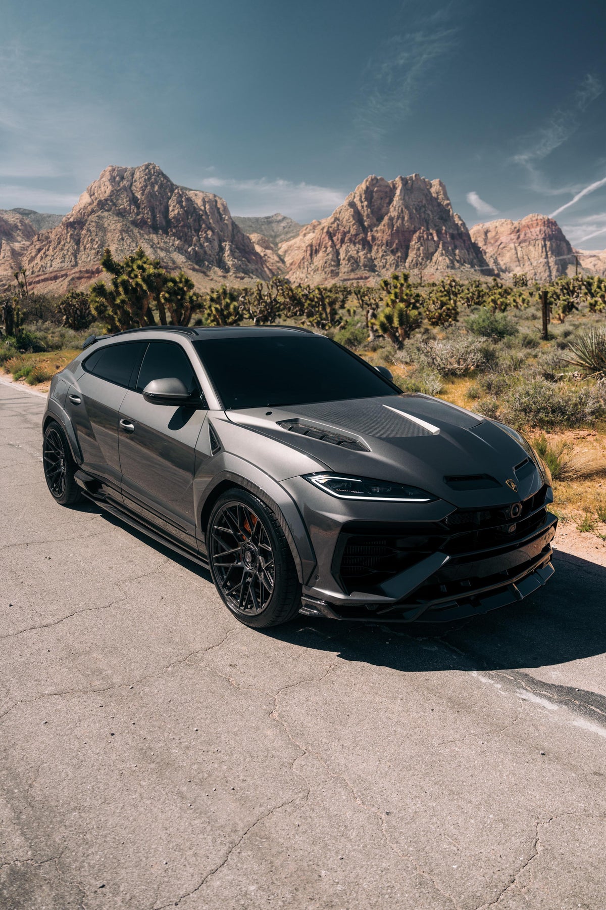 Lamborghini Urus SE with Urban carbon Widetrack program
