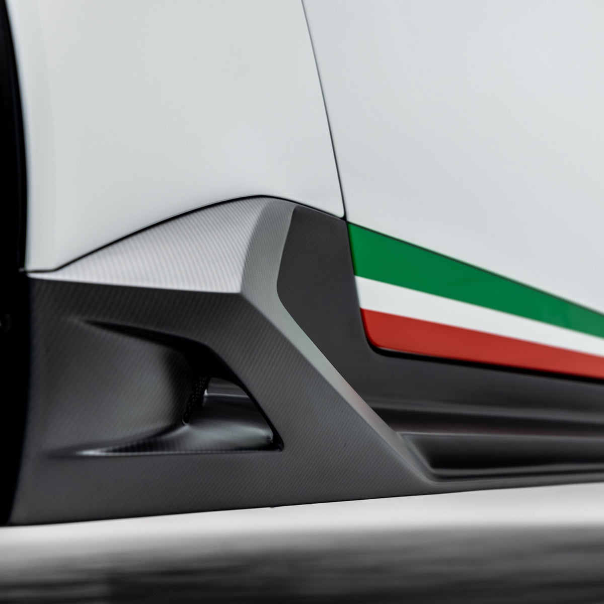 Vorsteiner Side Skirts for Lamborghini Huracan Performante / LP610-4 / LP580-2 - view 3
