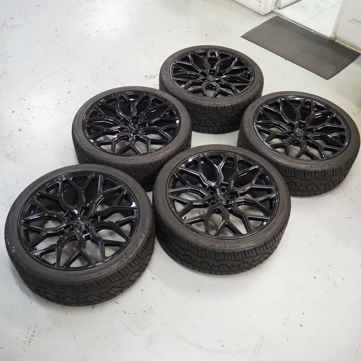 24" Vossen HF2 Gloss Black Concave Wheels Rims Fits G550 G55 G63 G65