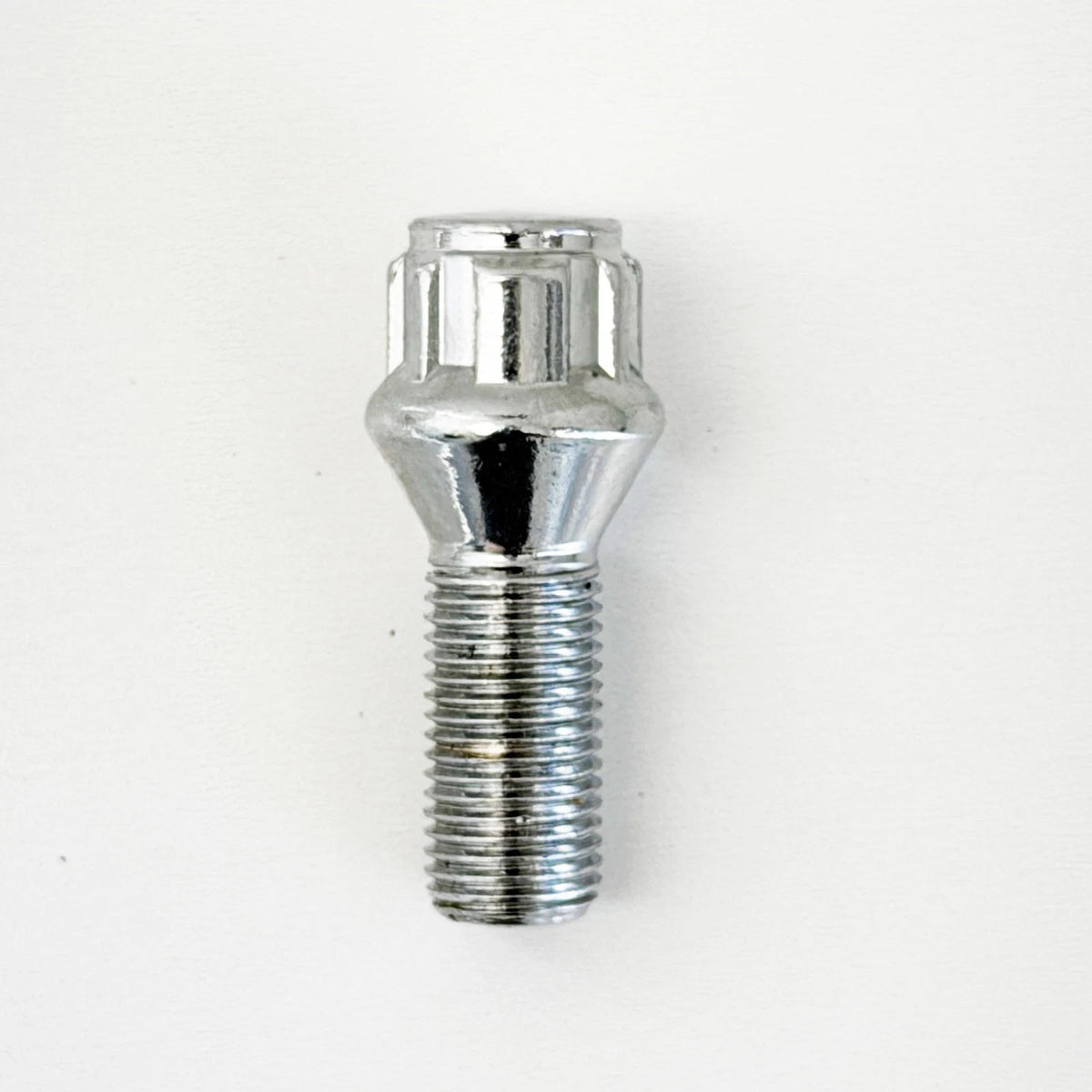 Lug Bolt Locks M14x1.50 28mm – 60° Conical Seat (Set of 4 + Key) – Chrome view 3
