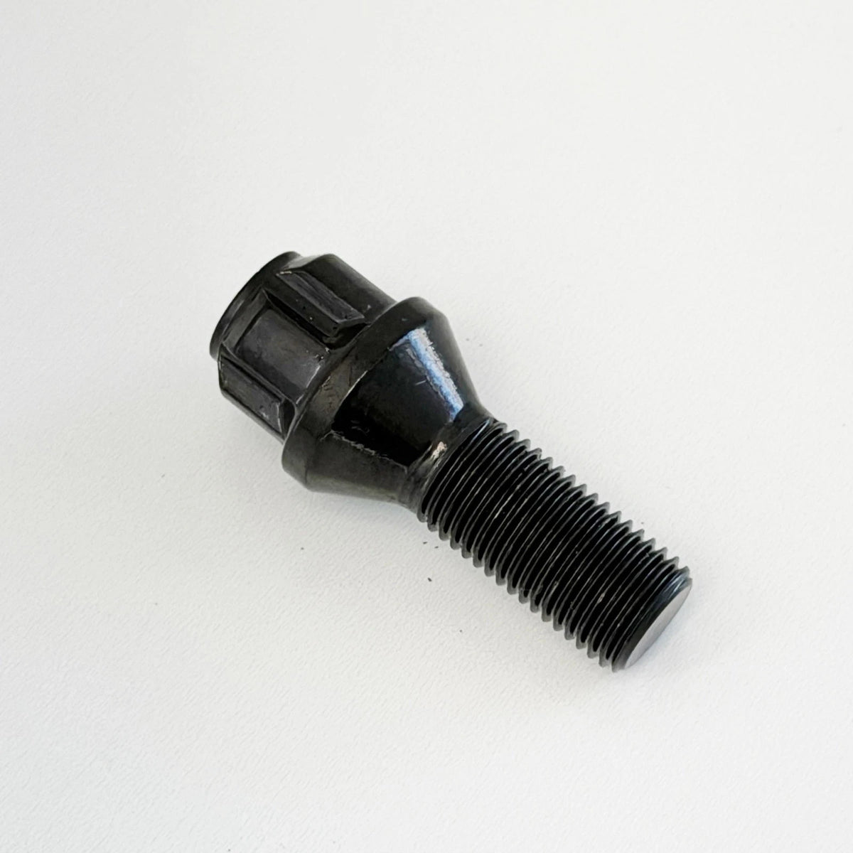 Lug Bolt Locks M14x1.25 40mm – 60° Conical Seat (Set of 4 + Key) – Black view 5