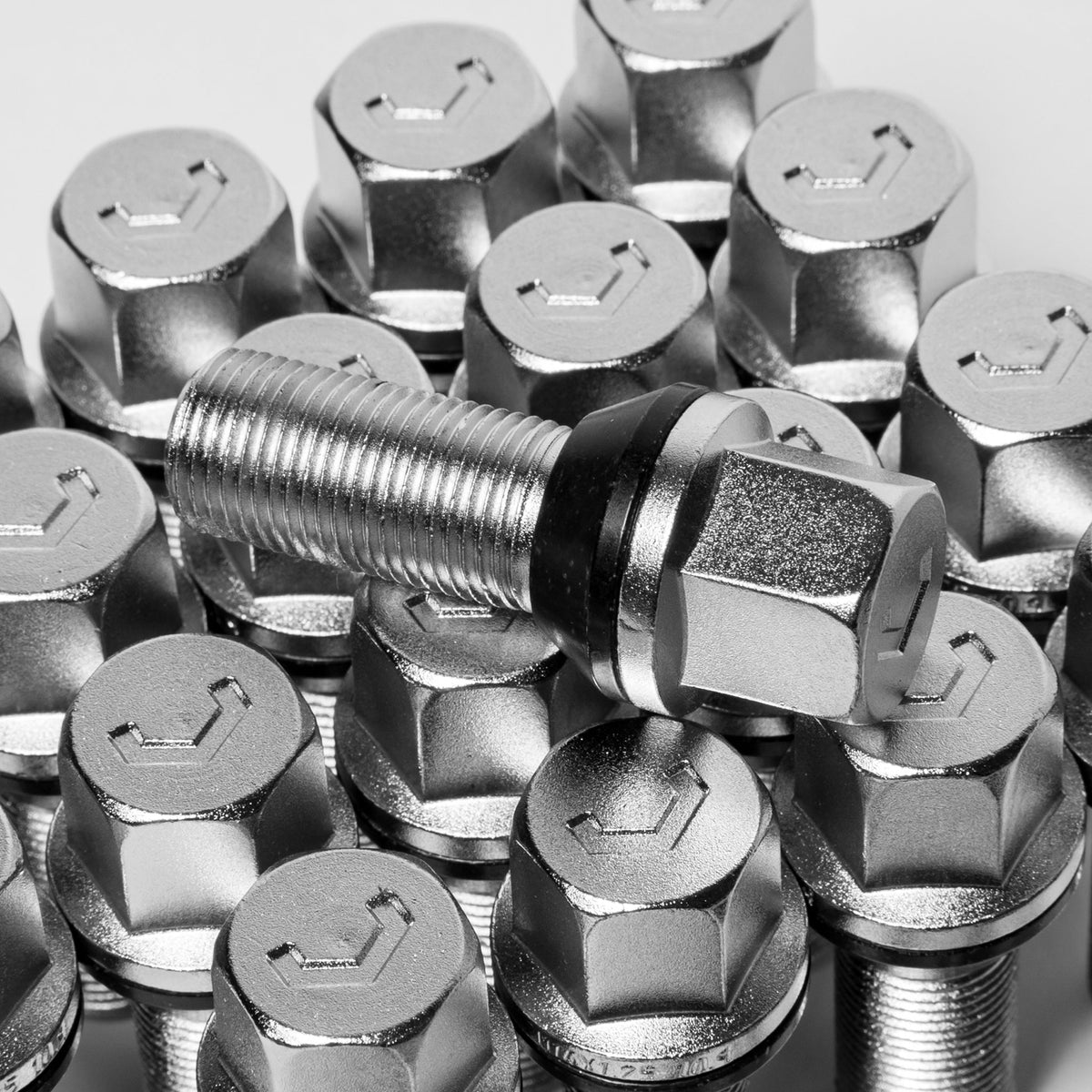 Vossen Lug Bolts M14x1.50 30mm – Grade 10.9 Steel (20 Pack) – view 13
