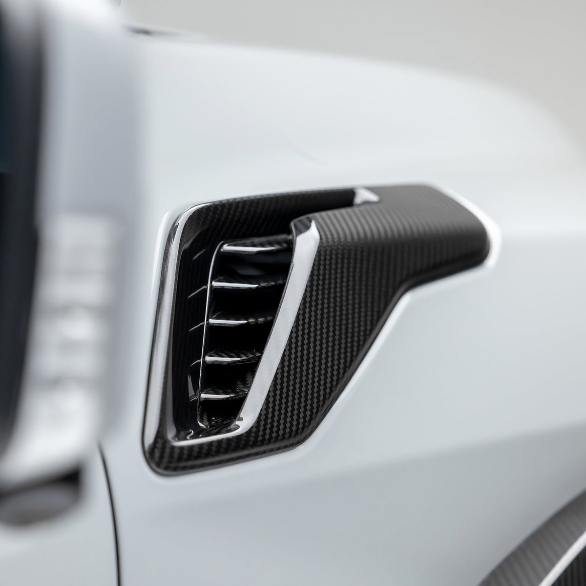 Vorsteiner Fender Side Vents for Ford F-150 Raptor / Raptor R - view 4