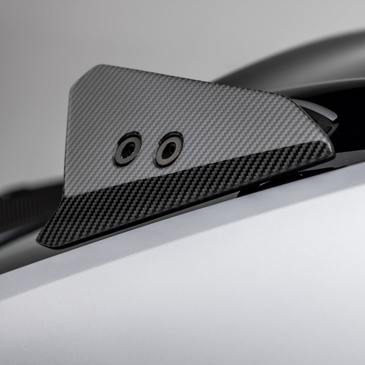 Vorsteiner Roof Spoiler End Cap for Lamborghini Urus Performante / Urus S - view 3