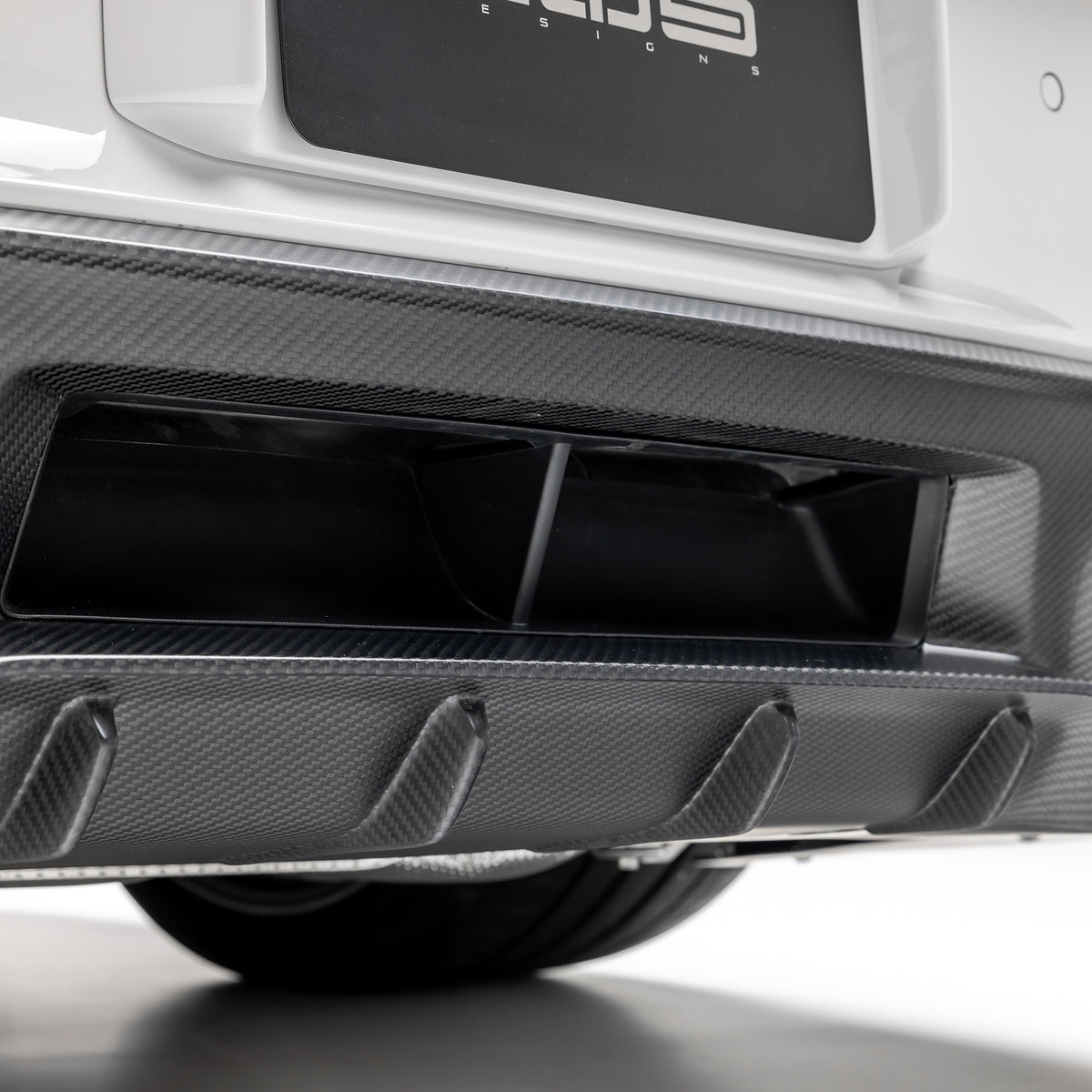 Vorsteiner Rear Diffuser for Porsche 911 Turbo / Turbo S - view 6