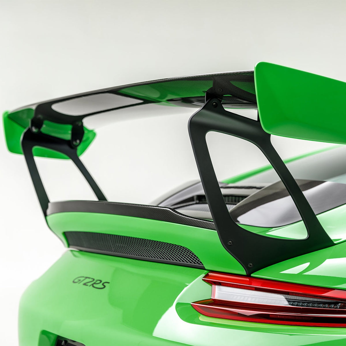 Vorsteiner Rear Decklid Spoiler for Porsche 911 GT2 RS / GT3 RS - view 2