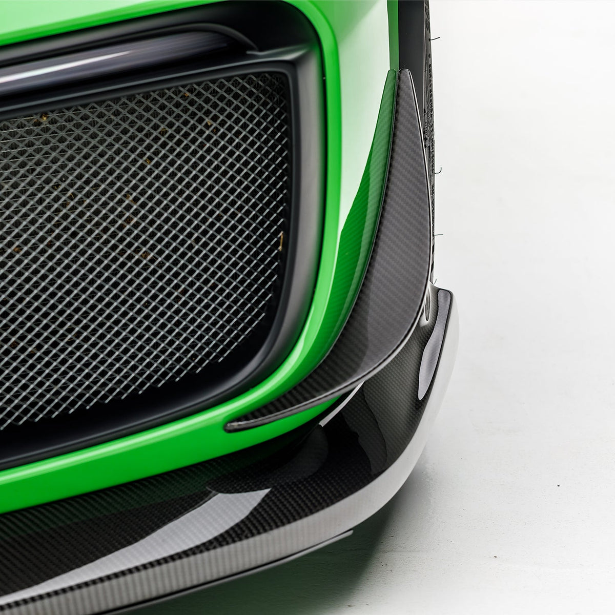 Vorsteiner Front Canards for Porsche 911 GT2 RS - view 4
