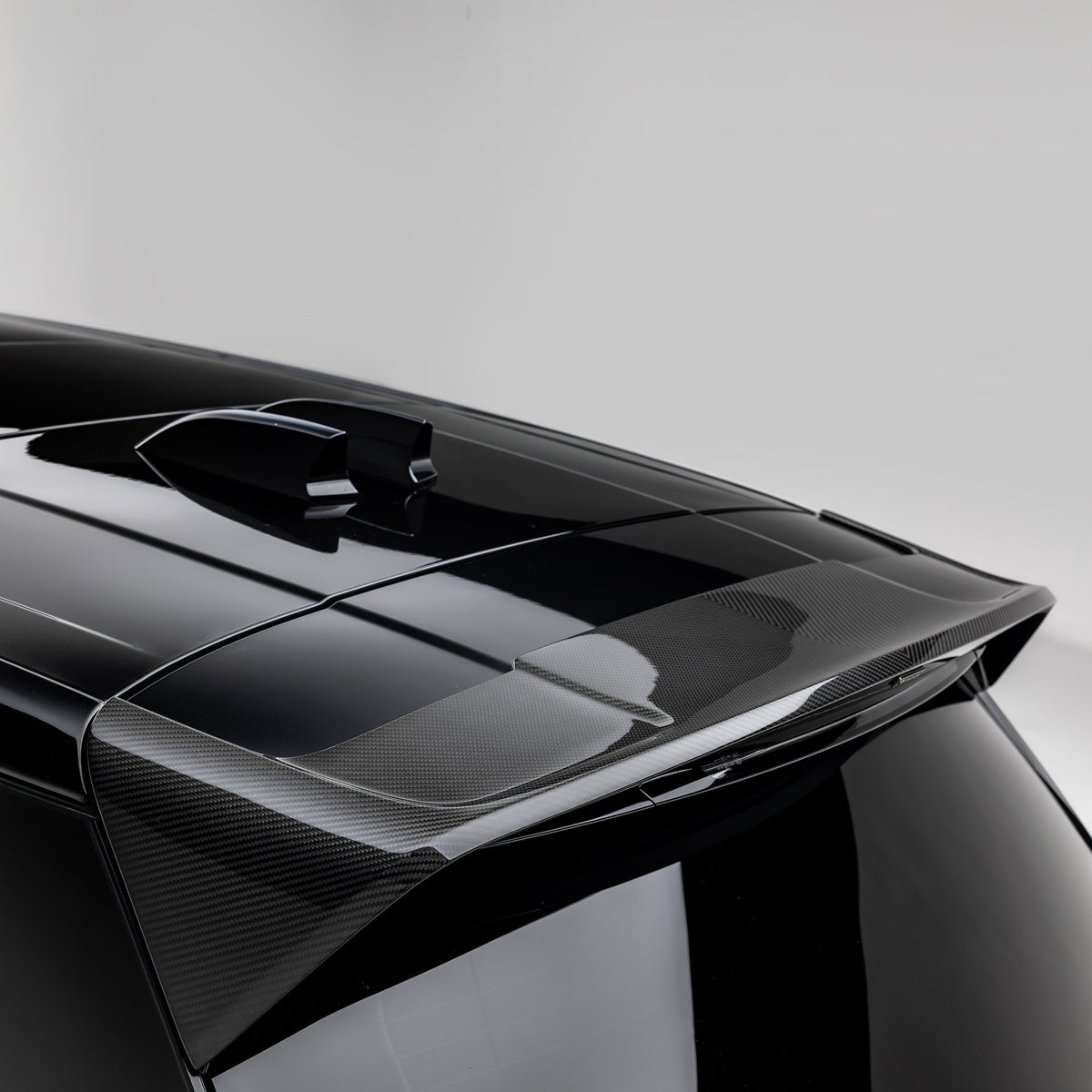 Vorsteiner Roof Spoiler (LWB version) for Land Rover Range Rover L460 - view 3
