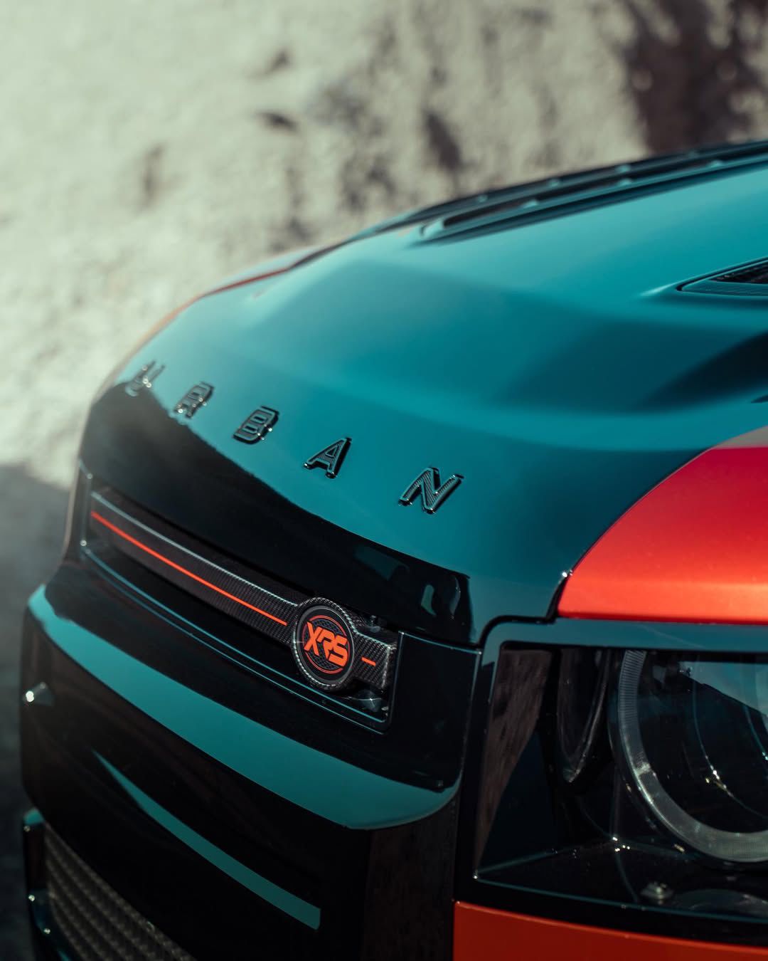 Urban Defender XRS front with carbon quad vent hood