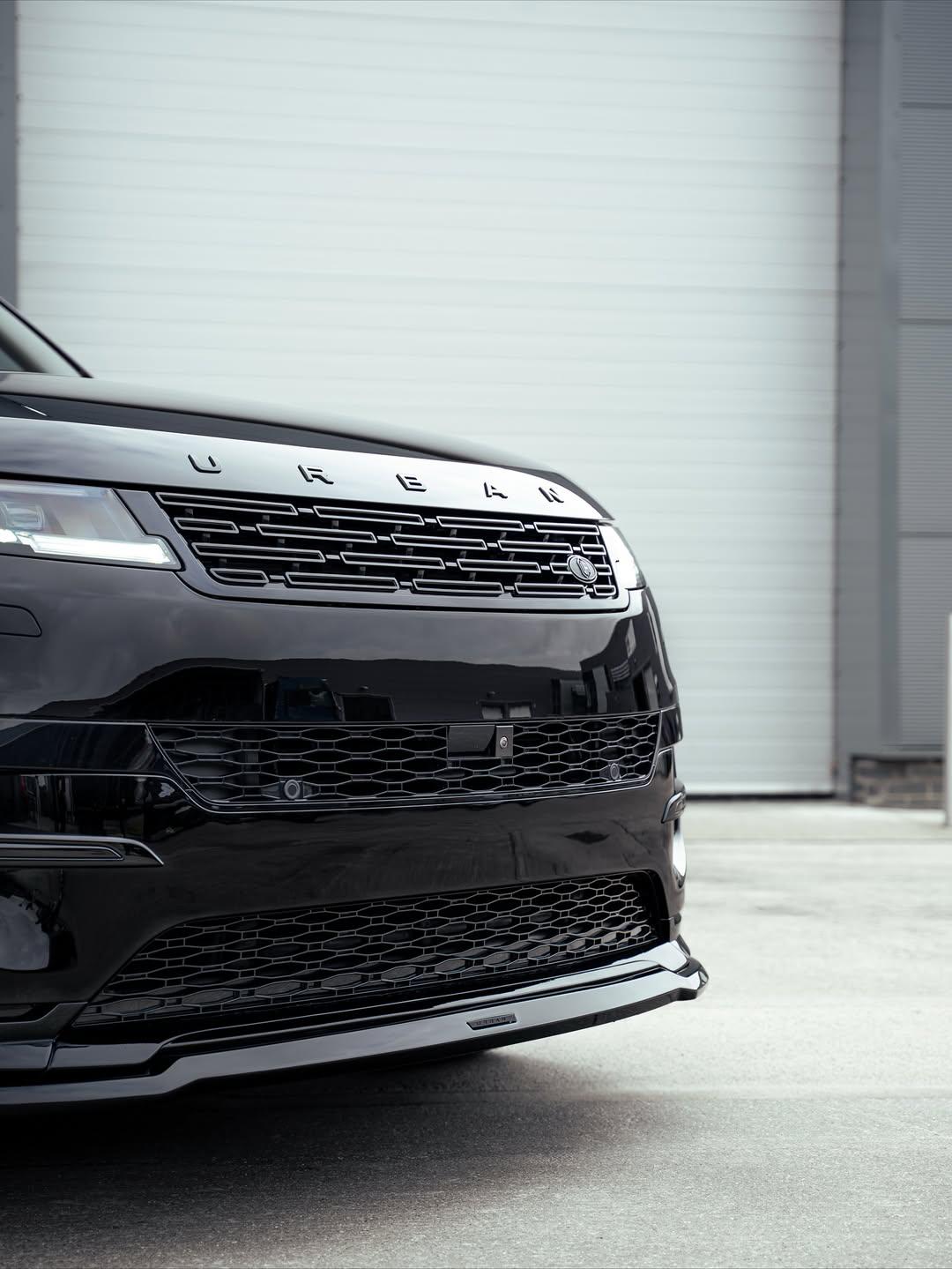 Urban carbon fiber hood vents on Range Rover Sport L461