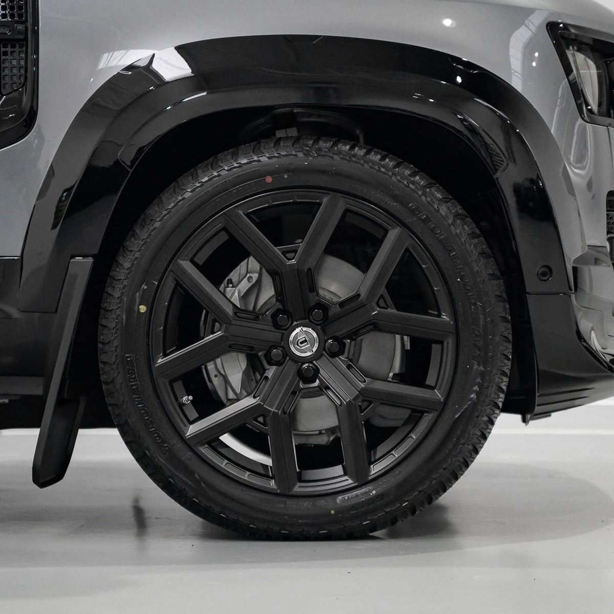 Urban Widetrack arch detail on Defender