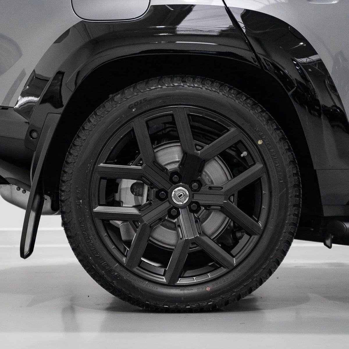 Urban Defender Widetrack rear arch