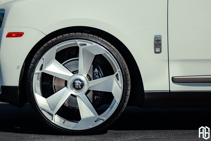 Rolls-Royce Cullinan on AG Luxury AGL104 forged wheels in brushed finish - view 2