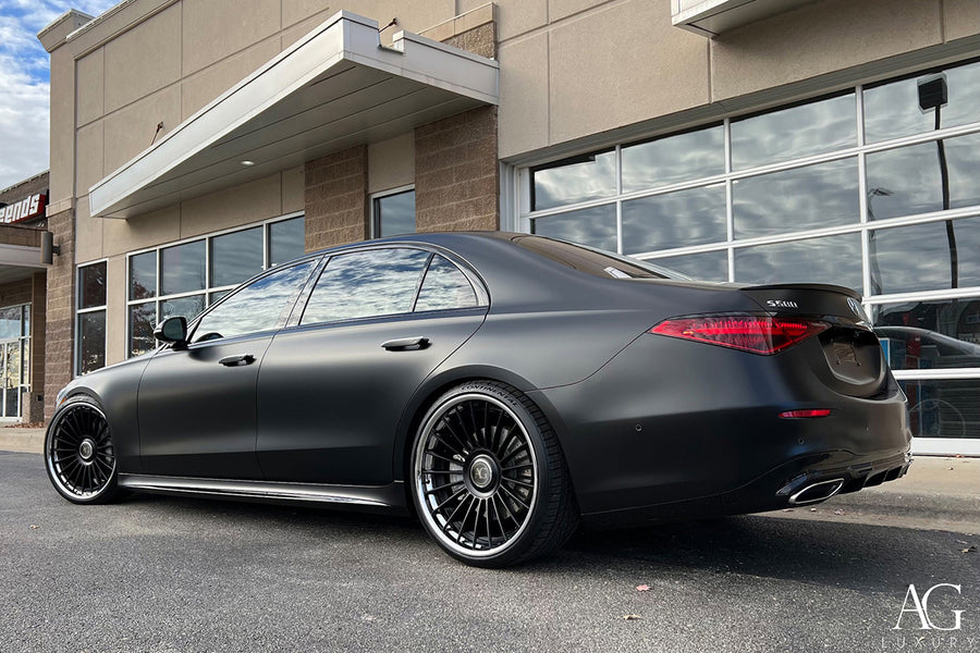 Mercedes-Benz S580 on AG Luxury AGL79 forged wheels in matte black / chrome finish - view 3