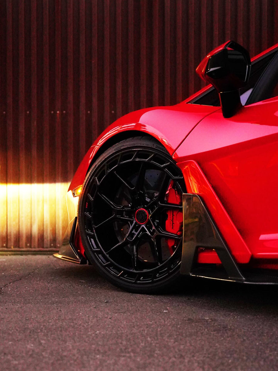Lamborghini Revuelto on AL13 A060-R forged wheels in Gloss Black finish