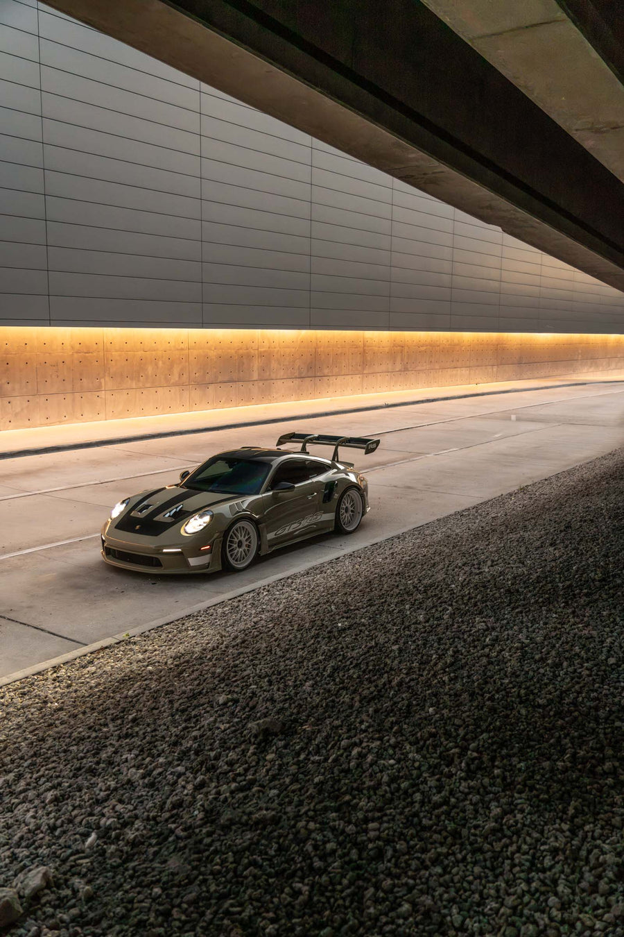 Porsche 911 992 GT3 RS on AL13 C008T forged wheels in Gloss Tesora White finish