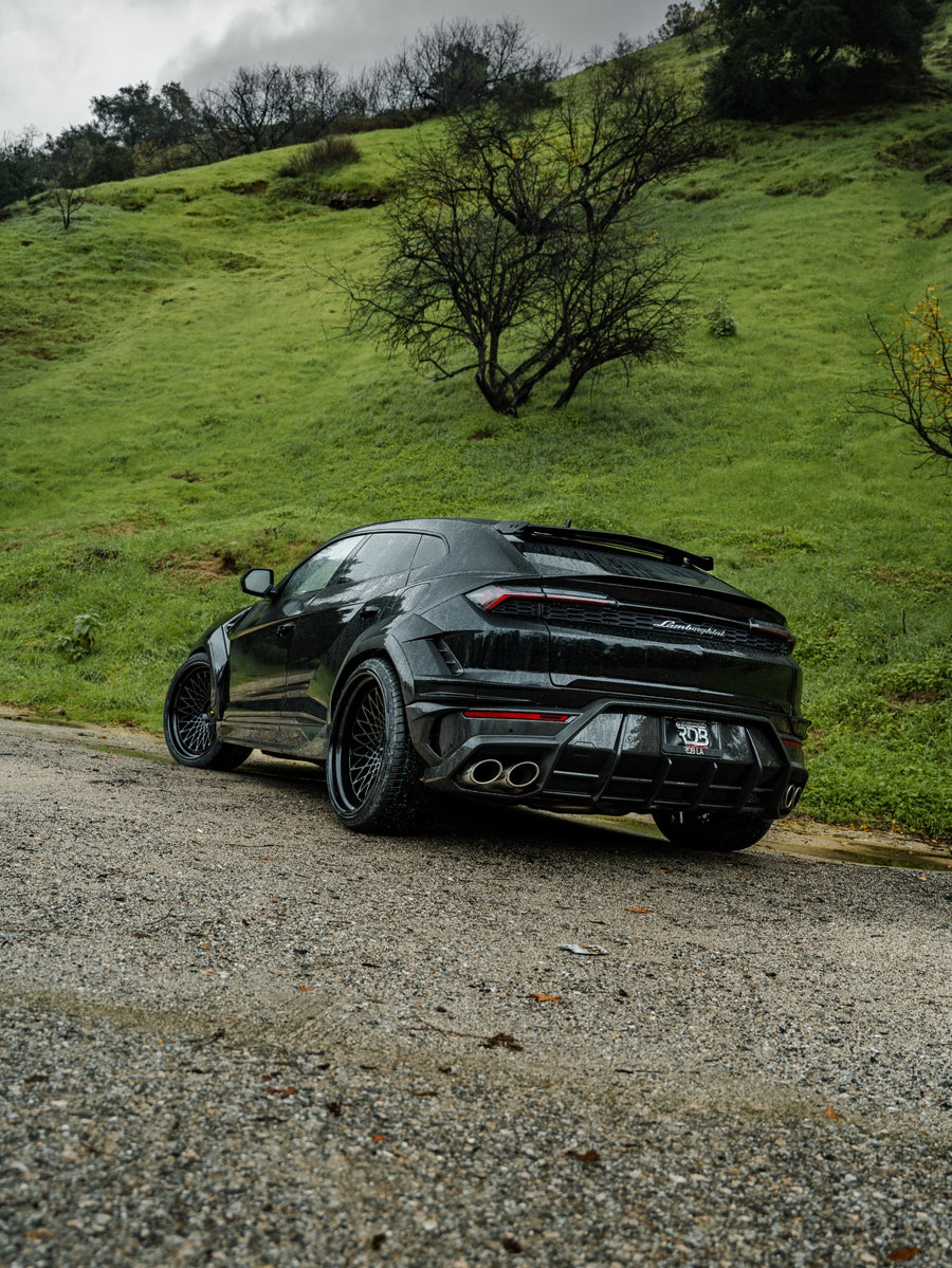 Lamborghini Urus on AL13 C020 forged wheels in Gloss Black finish