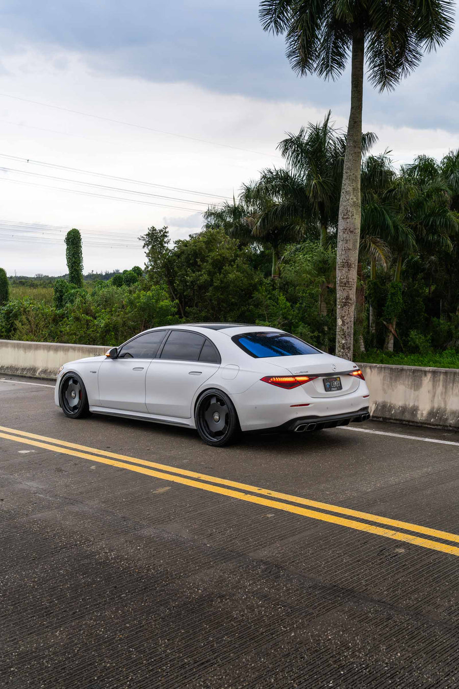Mercedes-AMG S63E on AL13 C035 forged wheels in Satin Black / Gloss Black finish