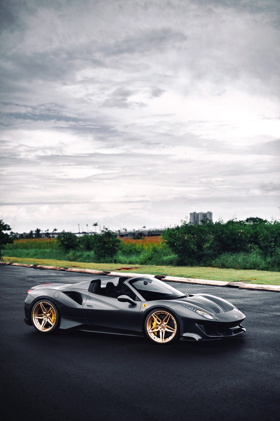 Ferrari 488 Pista on AL13 D005 forged wheels in Brushed Gloss Olympic Gold finish