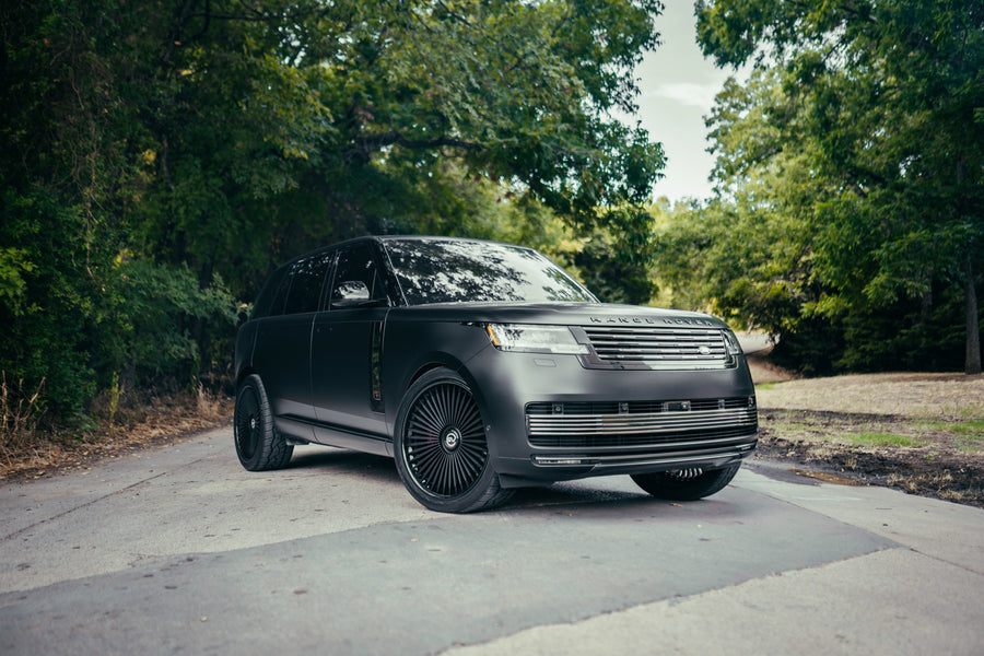 Range Rover SV on AL13 LUX03 forged wheels in Satin Black / Gloss Black finish