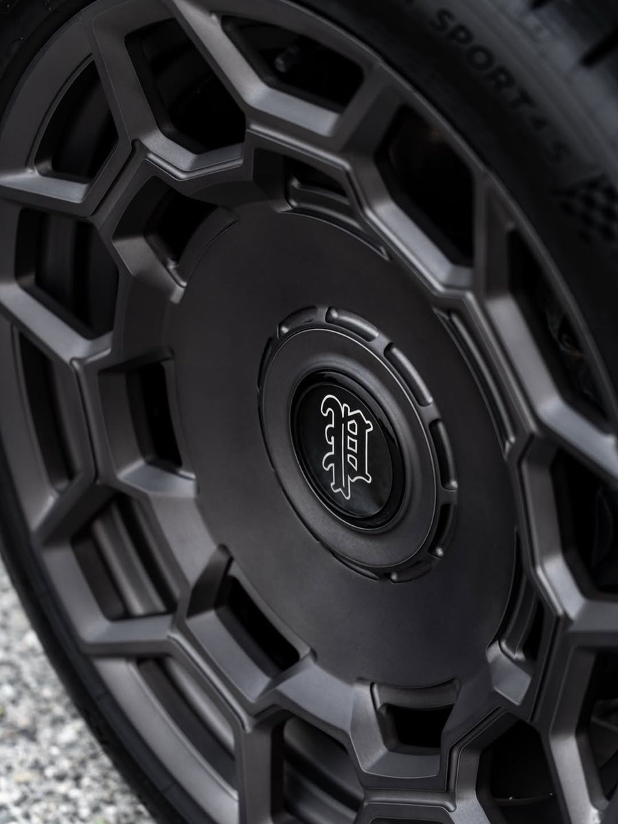 Land Rover Defender on AL13 LUX12 forged wheels in Brushed Satin Shadow Grey finish