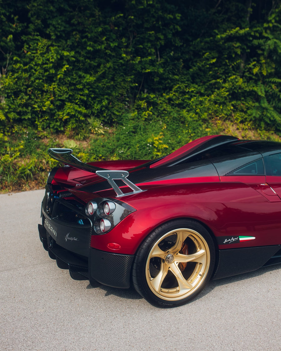 Pagani Huayra on AL13 R190 forged wheels in Polished Satin Champagne Gold / Polished Gloss Champagne Gold finish
