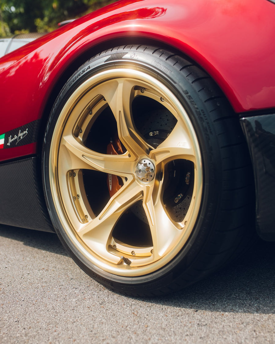 Pagani Huayra on AL13 R190 forged wheels in Polished Satin Champagne Gold / Polished Gloss Champagne Gold finish