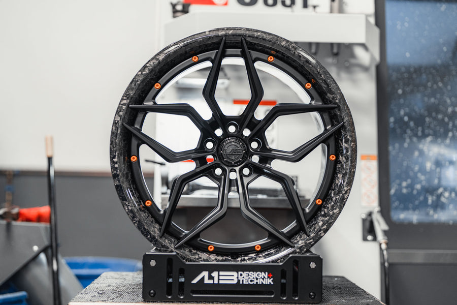 AL13 R70 2-piece carbon forged wheel