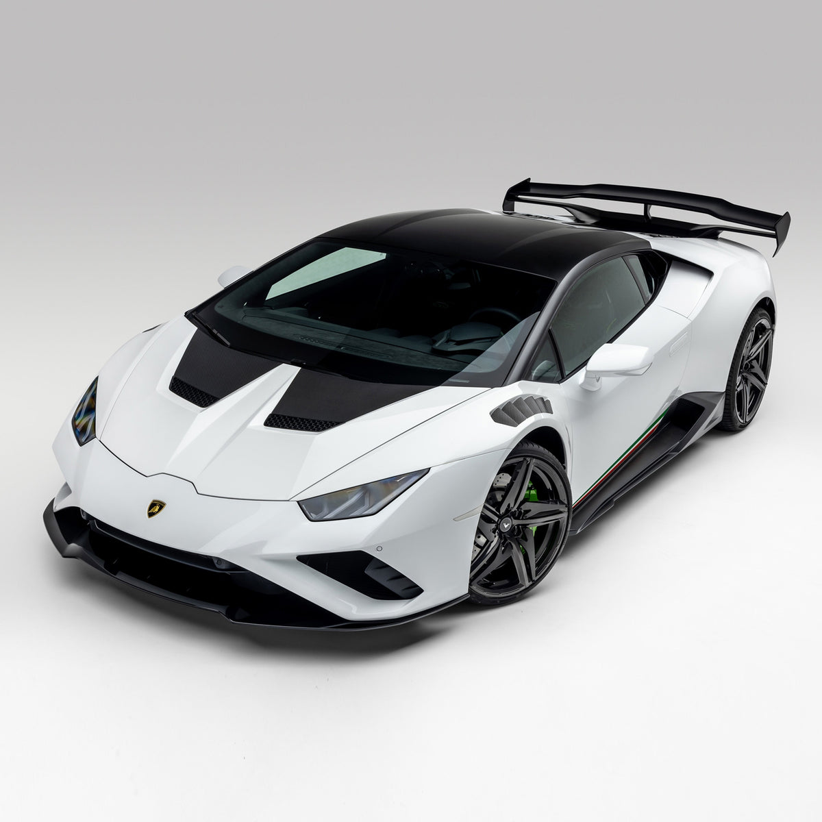 Vorsteiner Side Skirts for Lamborghini Huracan Performante / LP610-4 / LP580-2 - view 6