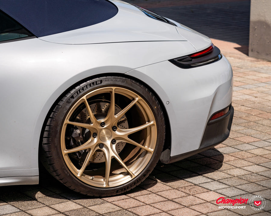 Porsche 992.2 Carrera Cab – Vossen x Champion RS74 – photo 9
