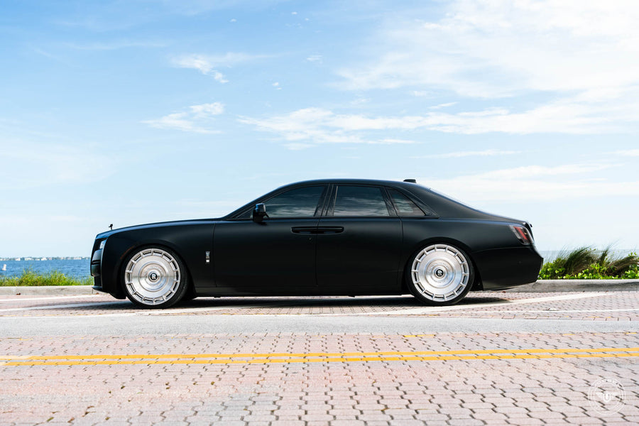 Rolls Royce Ghost – Urban Automotive x Vossen Series: UV-7 – photo 3
