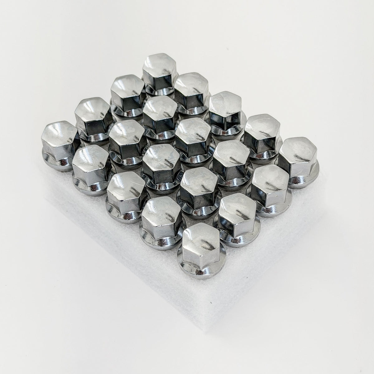 Lug Bolts M14x1.50 60mm – 60° Conical Seat, 17mm Hex (20 Pack) – Chrome view 2