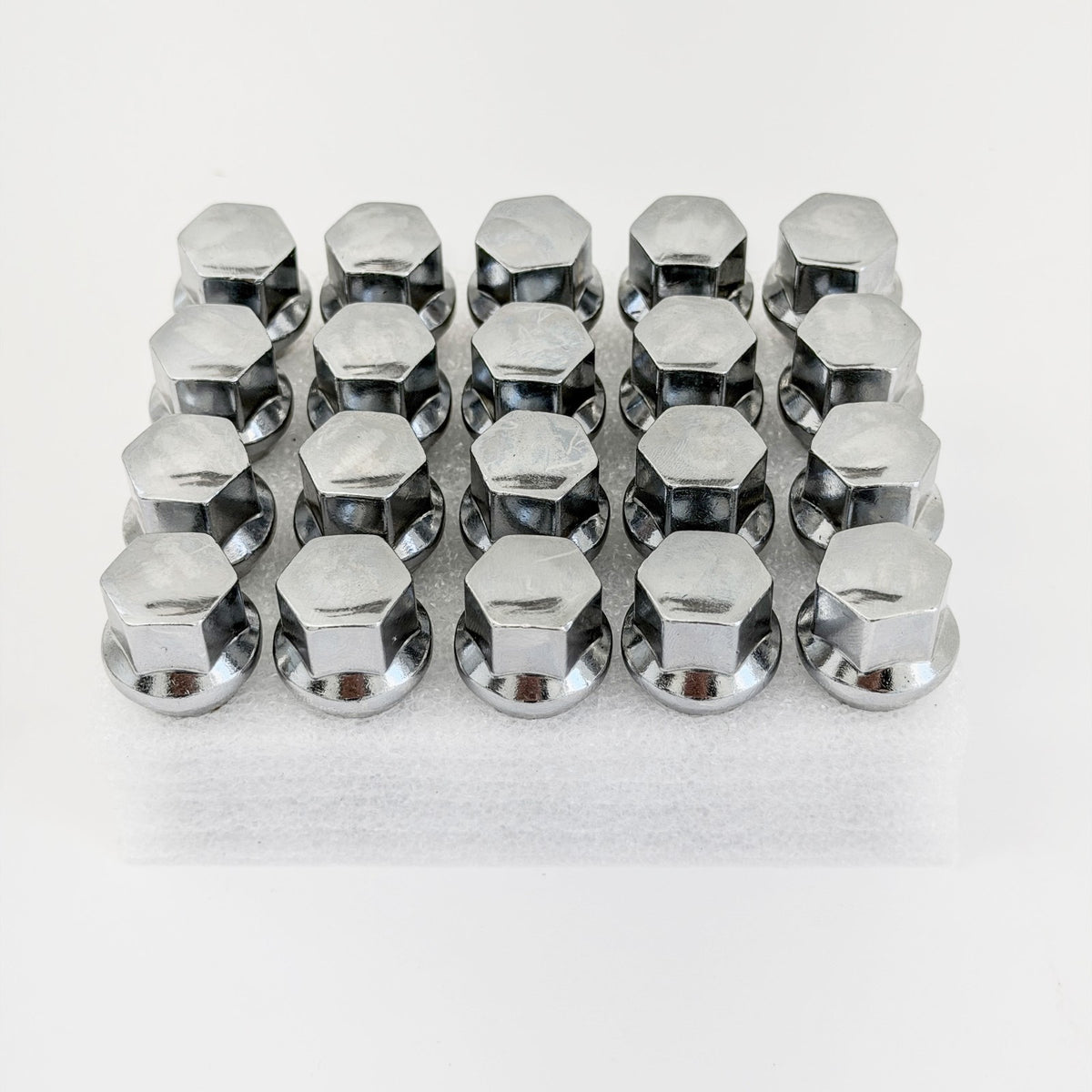 Lug Bolts M15x1.25 30mm – 60° Conical Seat, 17mm Hex (20 Pack) – Chrome view 2