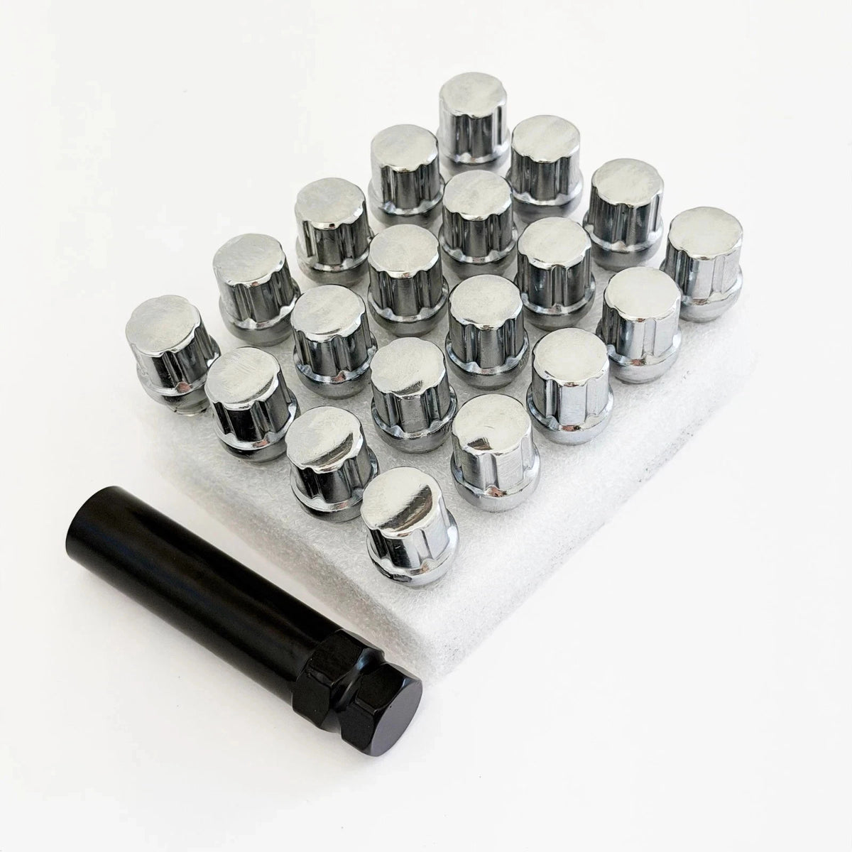 Spline Drive Lug Bolts M14x1.50 28mm – 60° Conical Seat (20 Pack + Key) – Chrome