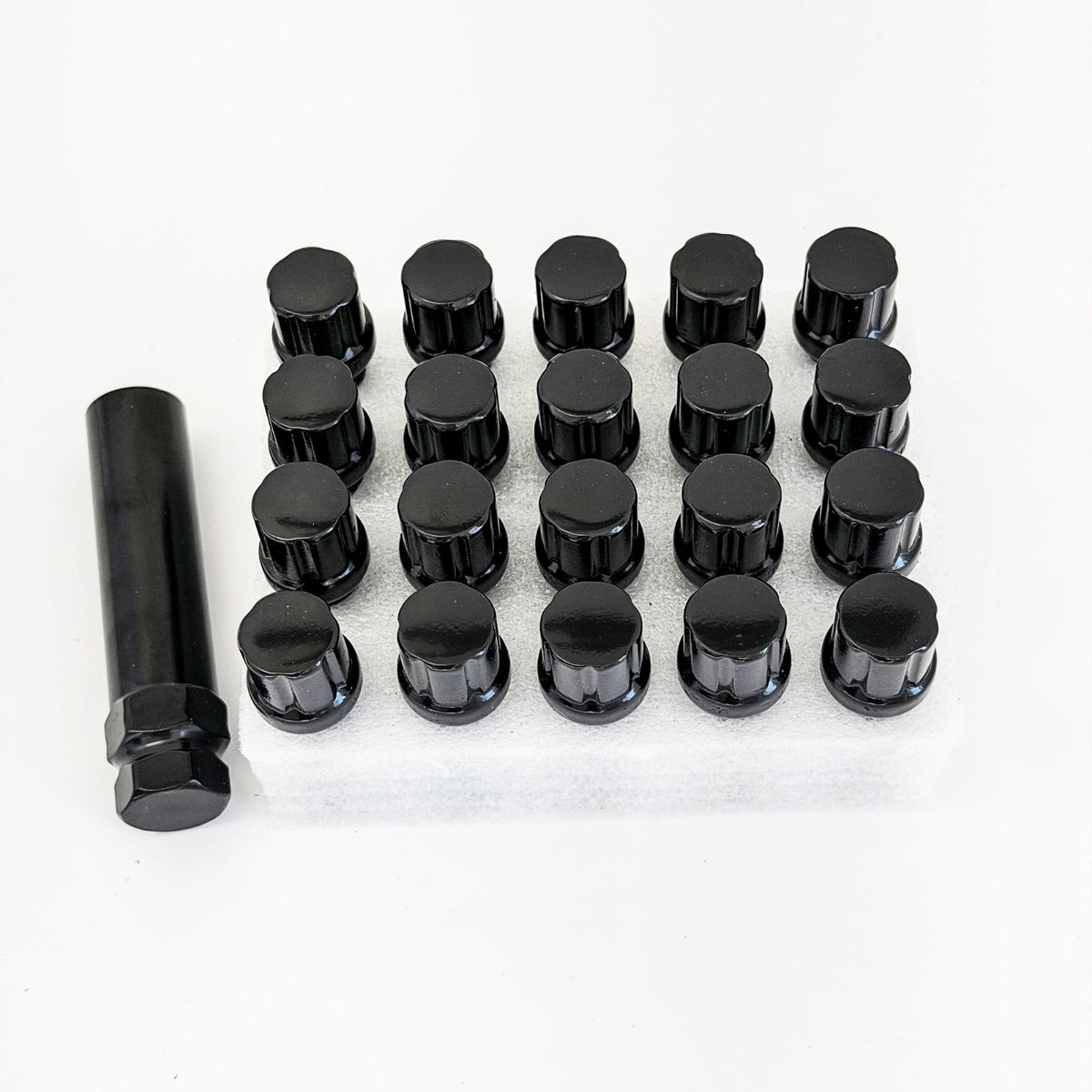 Spline Drive Lug Bolts M12x1.50 32mm – 60° Conical Seat (20 Pack + Key) – Black view 3