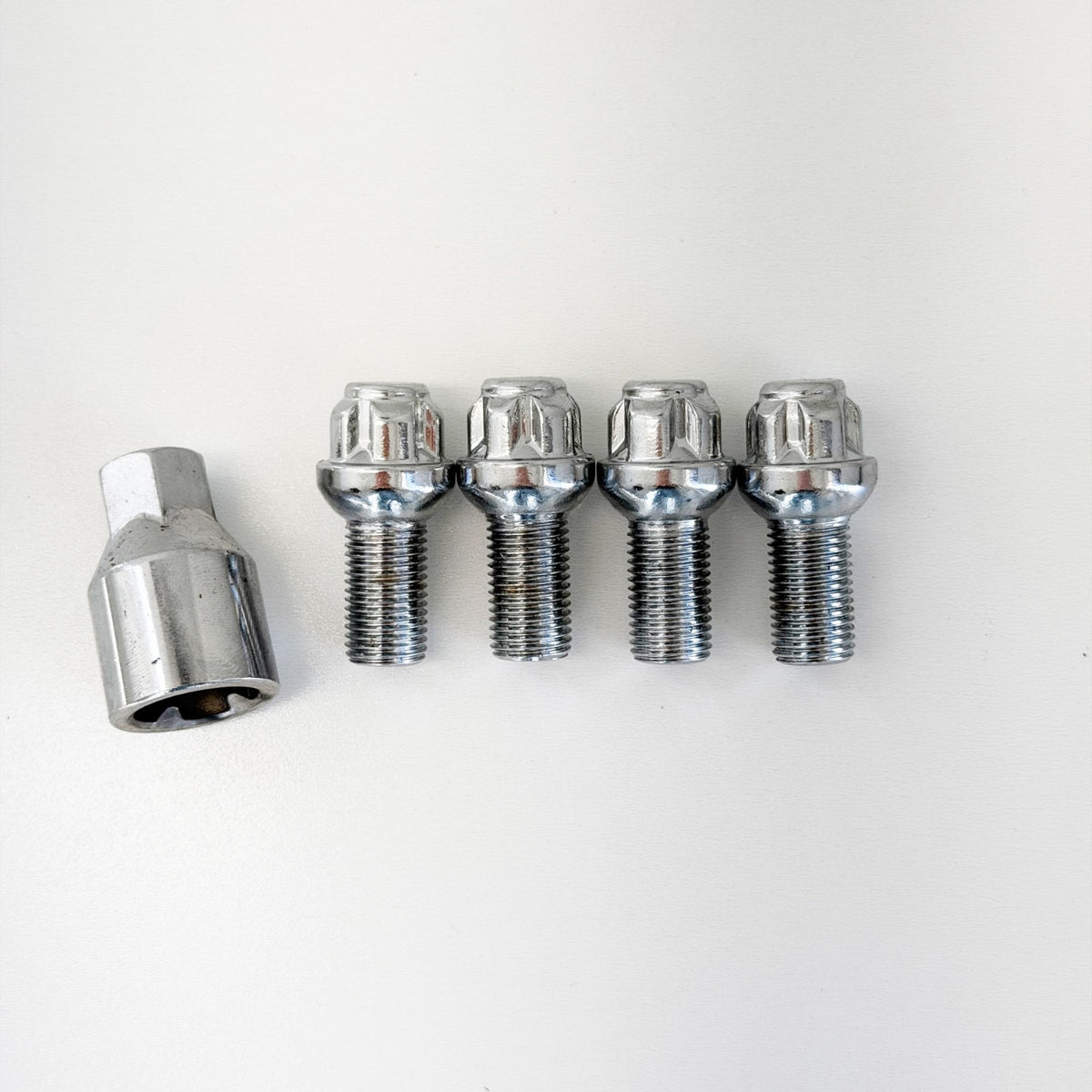 Lug Bolt Locks M12x1.50 24mm – R12 Ball Seat (Set of 4 + Key) – Chrome