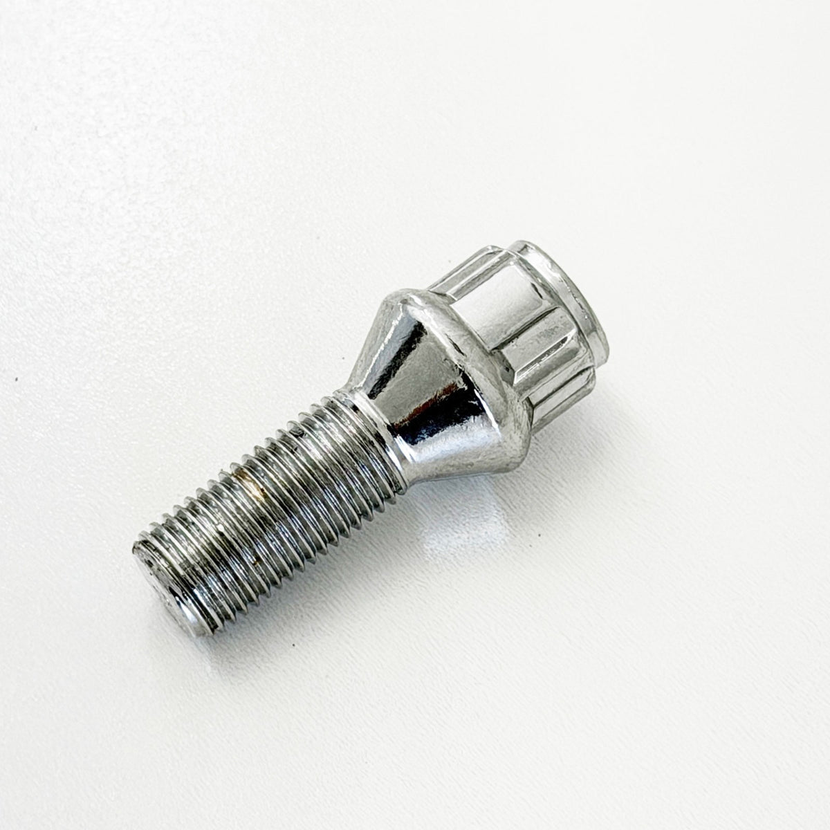 Lug Bolt Locks M14x1.25 24mm – 60° Conical Seat (Set of 4 + Key) – Chrome view 6