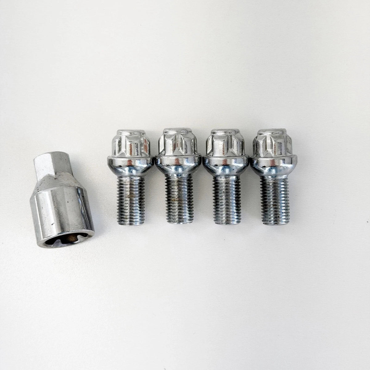 Lug Bolt Locks M14x1.50 24mm – R12 Ball Seat (Set of 4 + Key) – Chrome