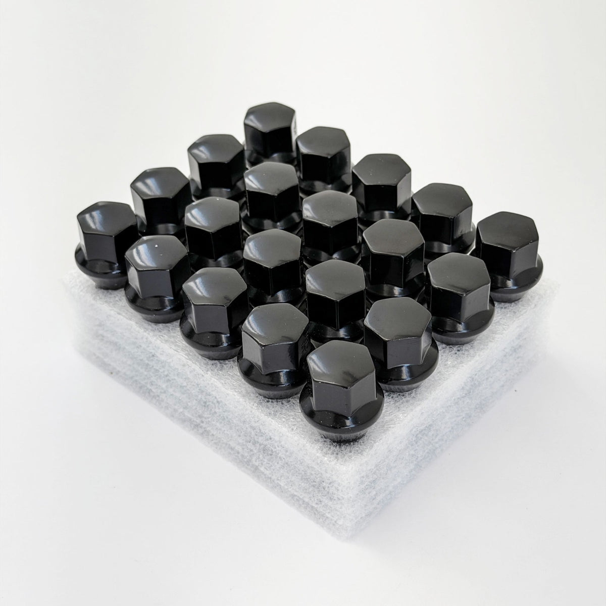 Lug Bolts M14x1.25 24mm – 60° Conical Seat, 17mm Hex (20 Pack) – Black