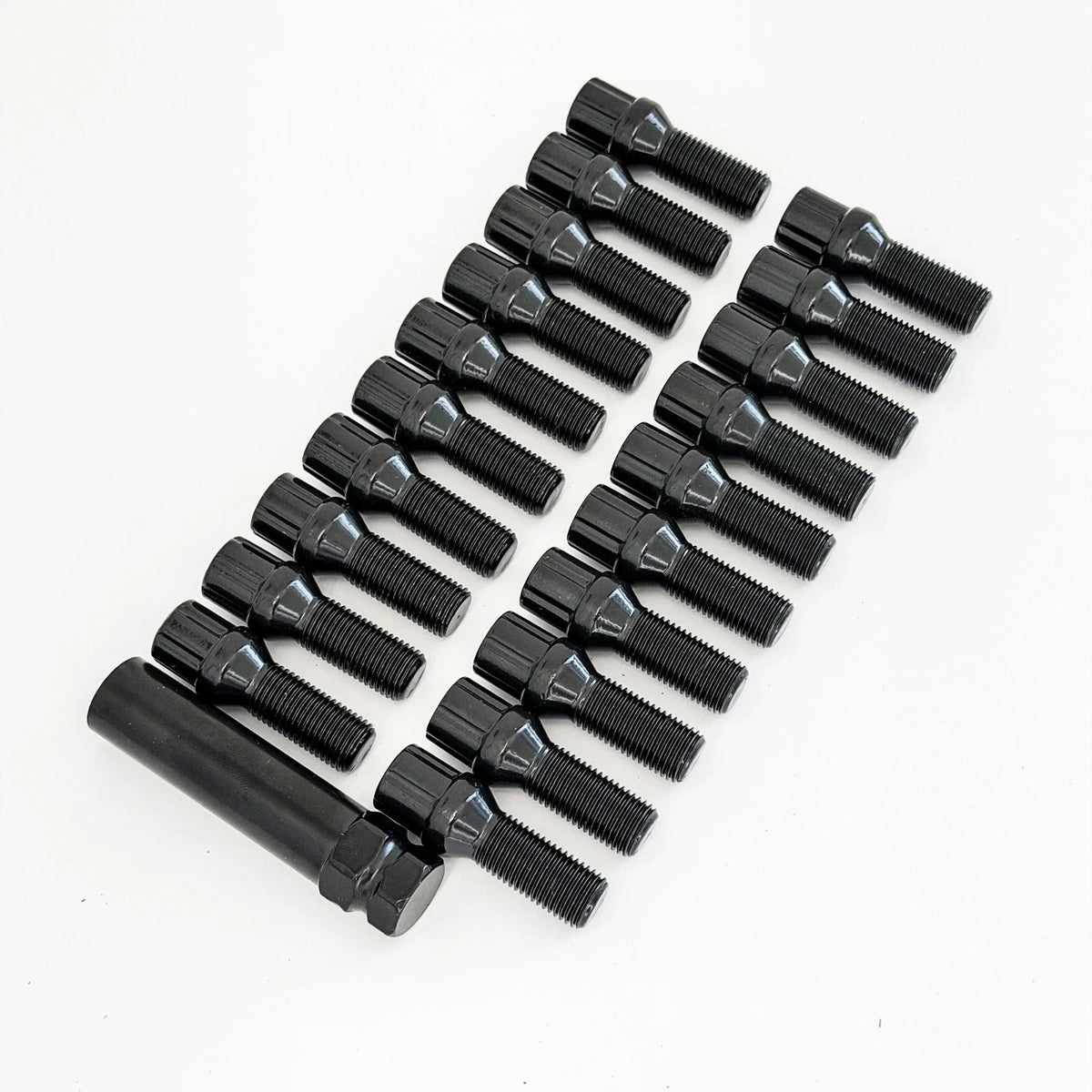 Spline Drive Lug Bolts M14x1.50 40mm – 60° Conical Seat (20 Pack + Key) – Black