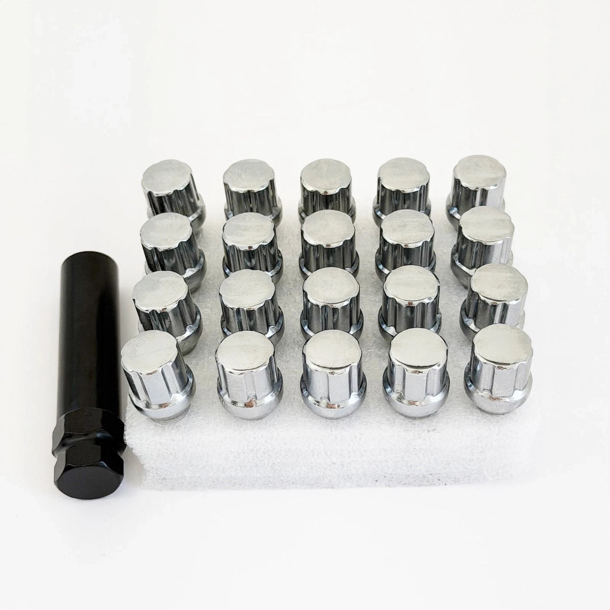 Spline Drive Lug Bolts M12x1.50 40mm – 60° Conical Seat (20 Pack + Key) – Chrome view 3