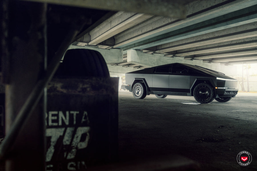 Tesla Cybertruck – LC3 Series: LC3-11 – photo 2